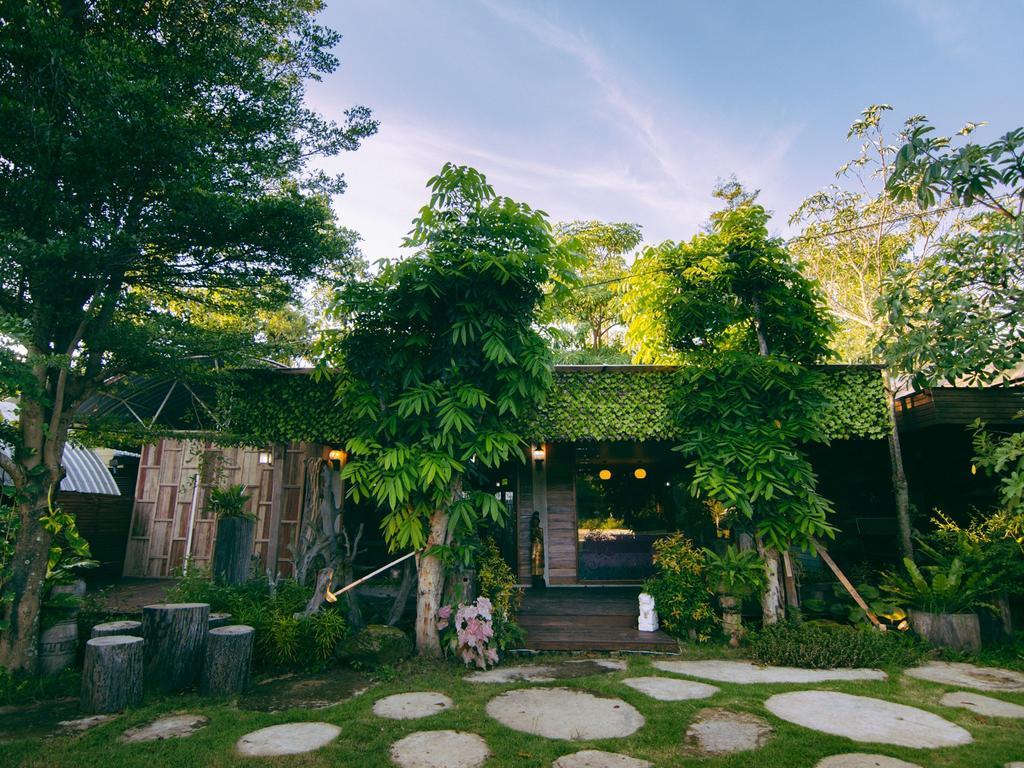 Tanita Lagoon Resort Udon Thani Bagian luar foto