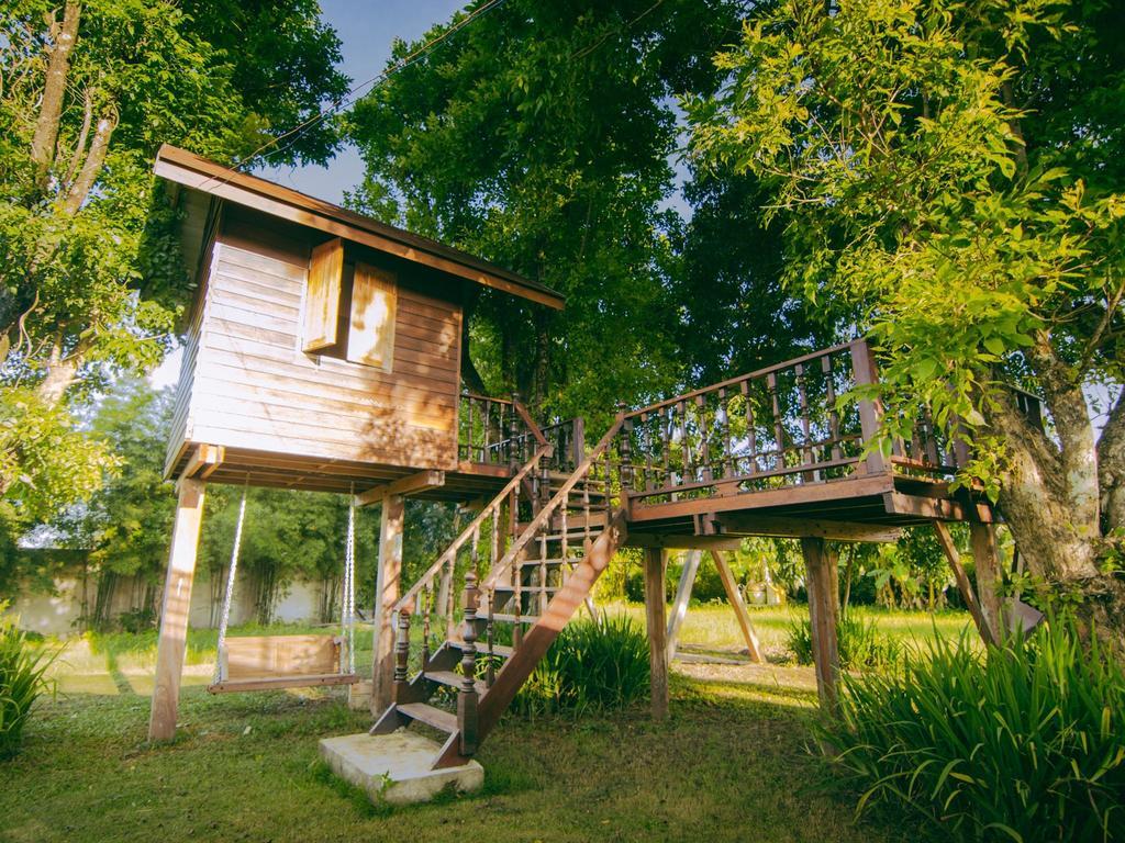 Tanita Lagoon Resort Udon Thani Bagian luar foto