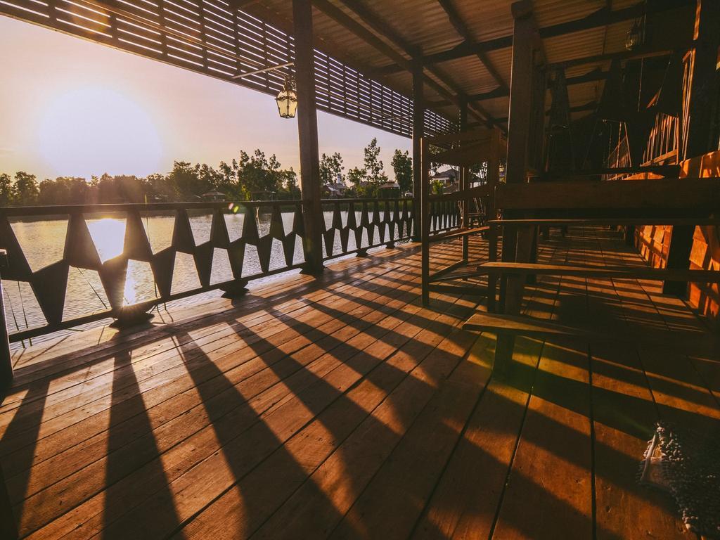 Tanita Lagoon Resort Udon Thani Bagian luar foto