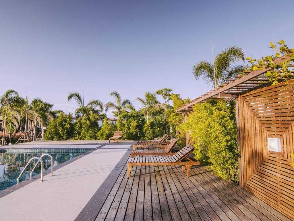 Tanita Lagoon Resort Udon Thani Bagian luar foto
