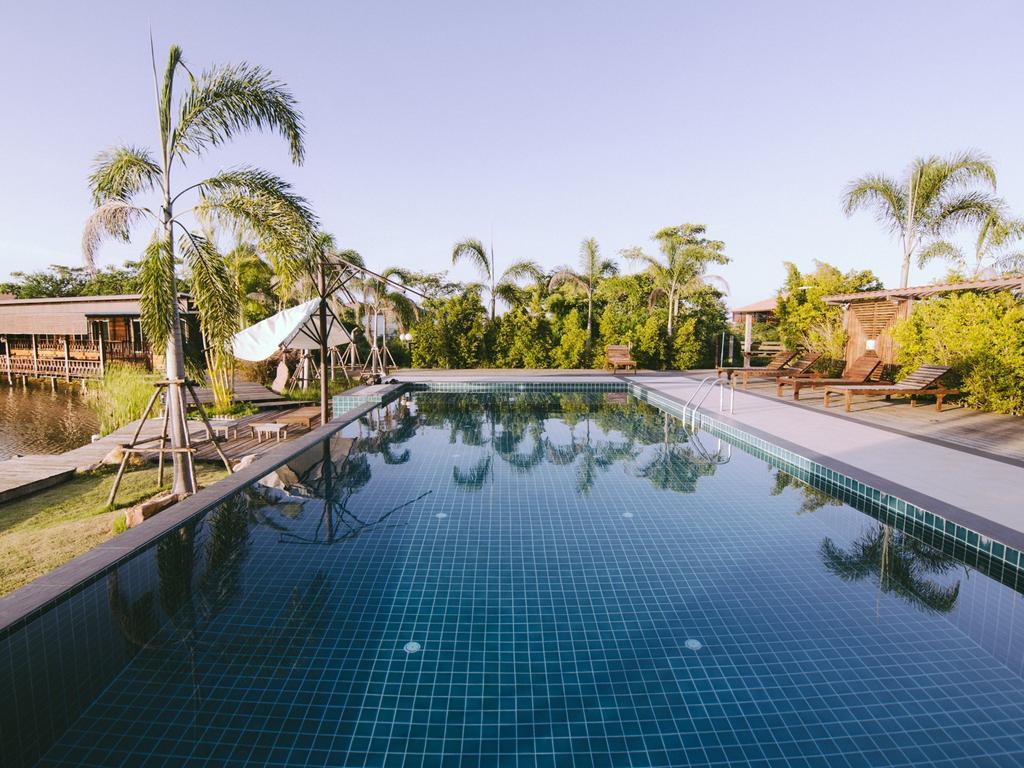 Tanita Lagoon Resort Udon Thani Bagian luar foto