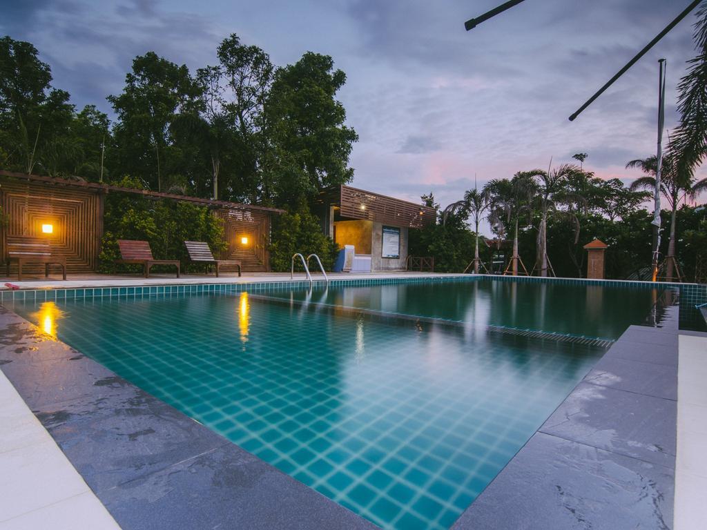 Tanita Lagoon Resort Udon Thani Bagian luar foto