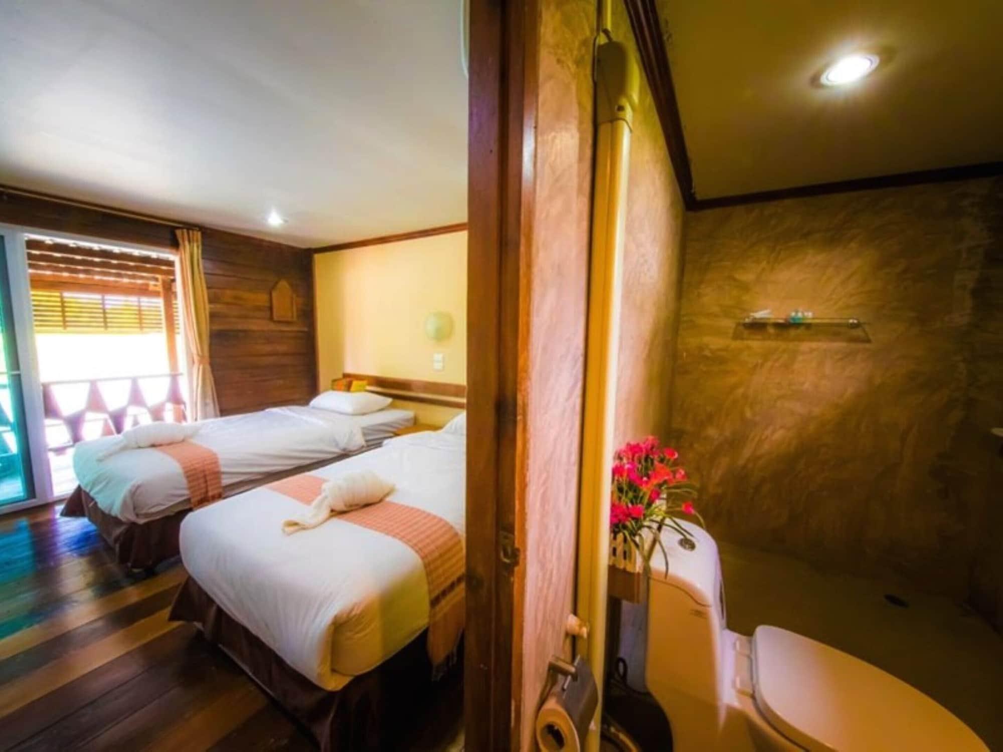 Tanita Lagoon Resort Udon Thani Bagian luar foto
