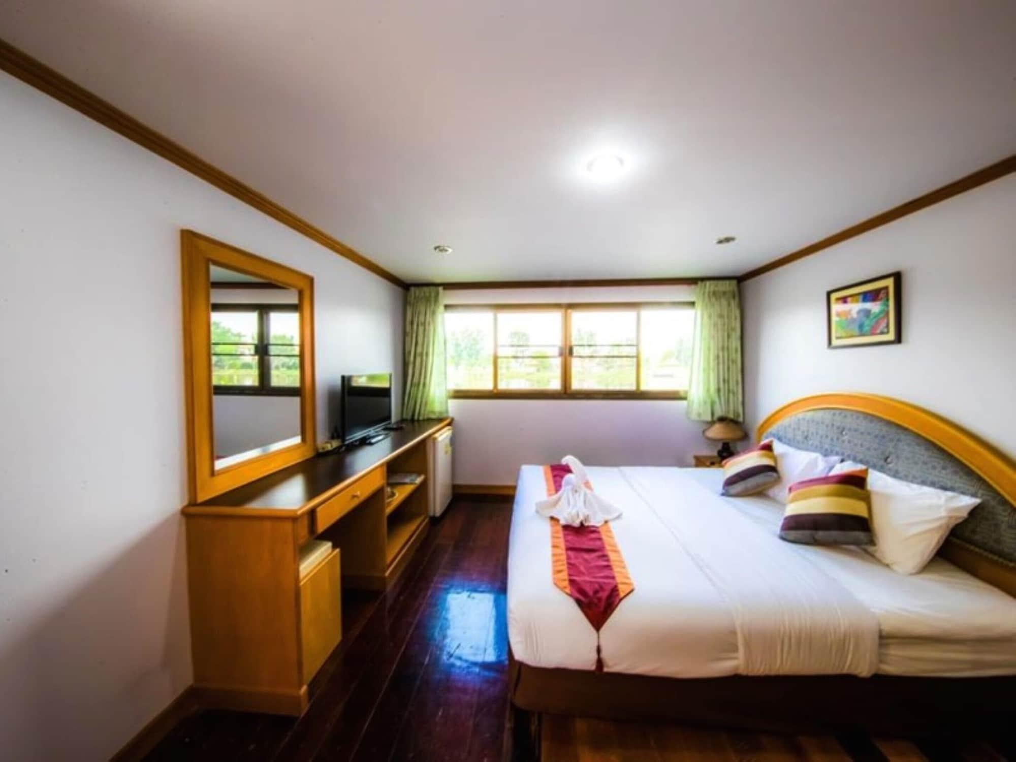 Tanita Lagoon Resort Udon Thani Bagian luar foto