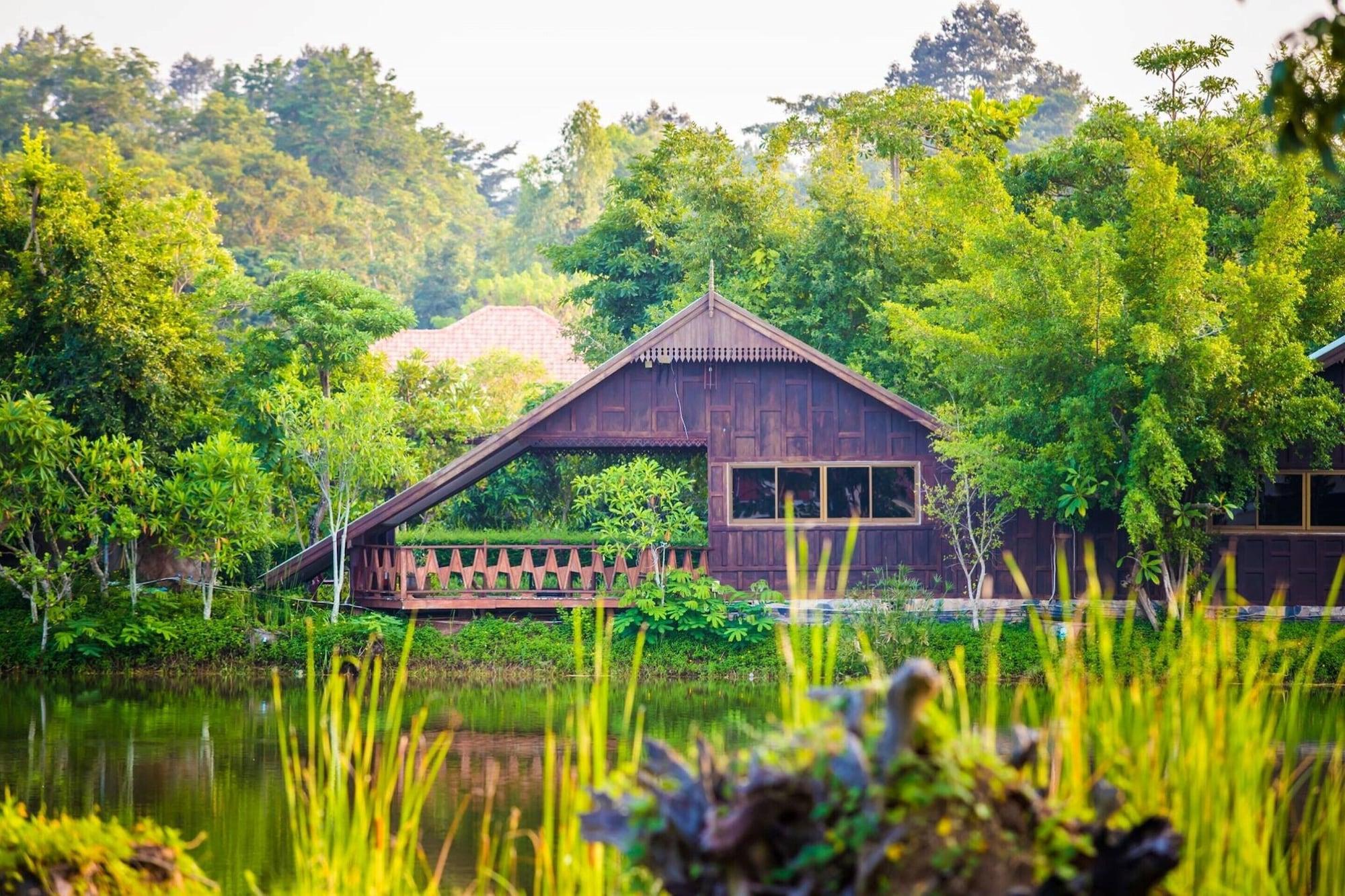 Tanita Lagoon Resort Udon Thani Bagian luar foto