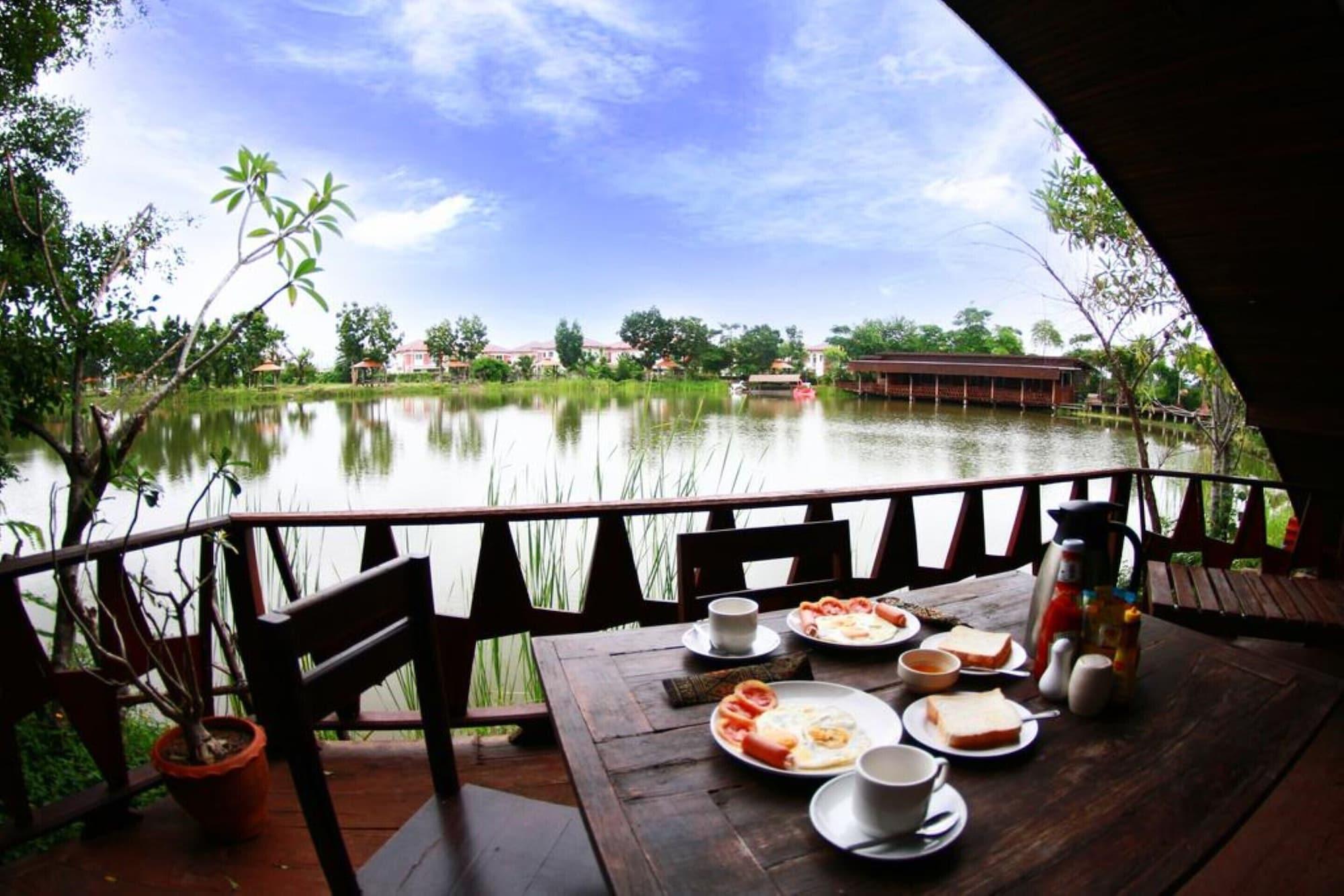 Tanita Lagoon Resort Udon Thani Bagian luar foto