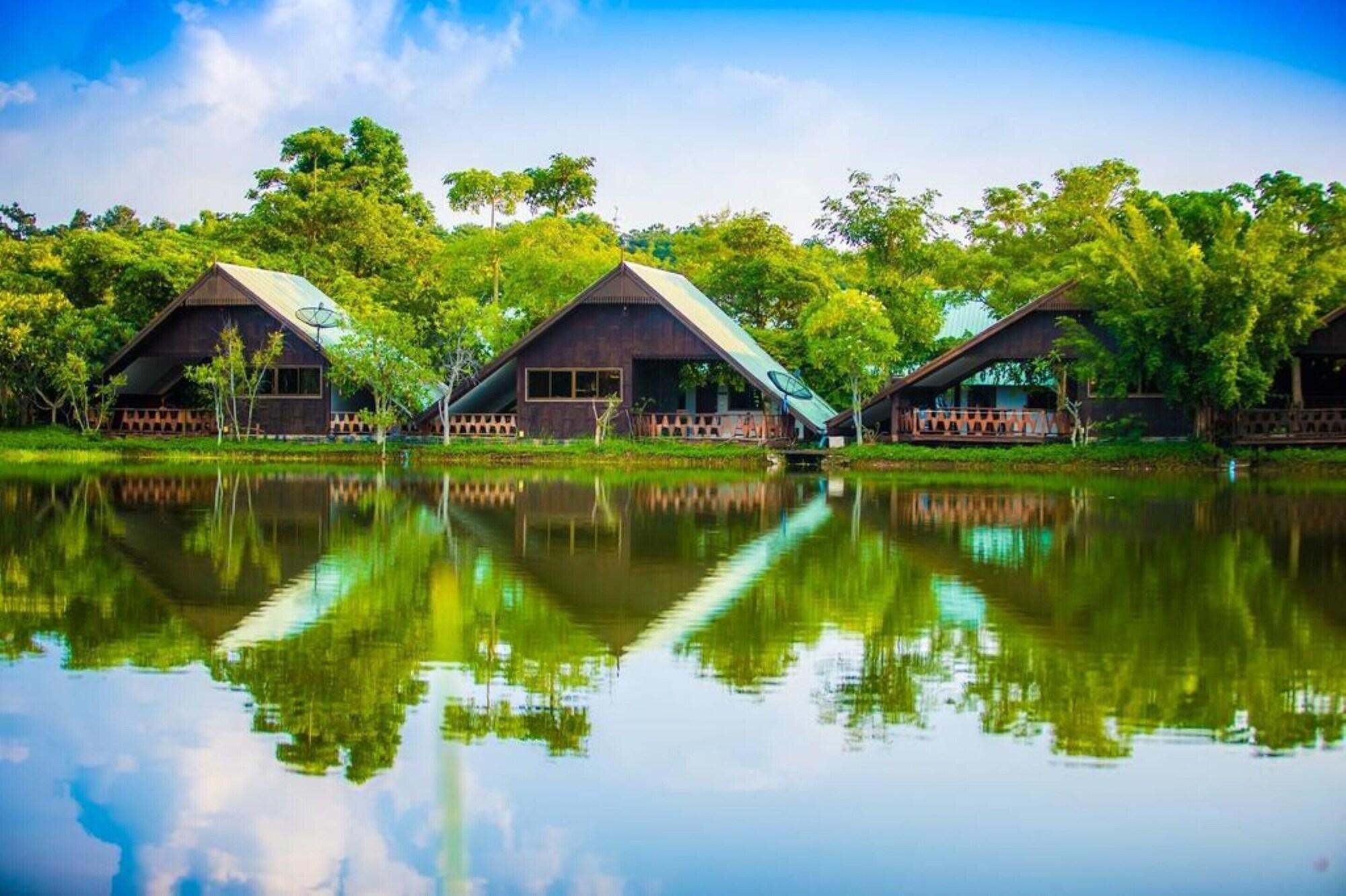 Tanita Lagoon Resort Udon Thani Bagian luar foto