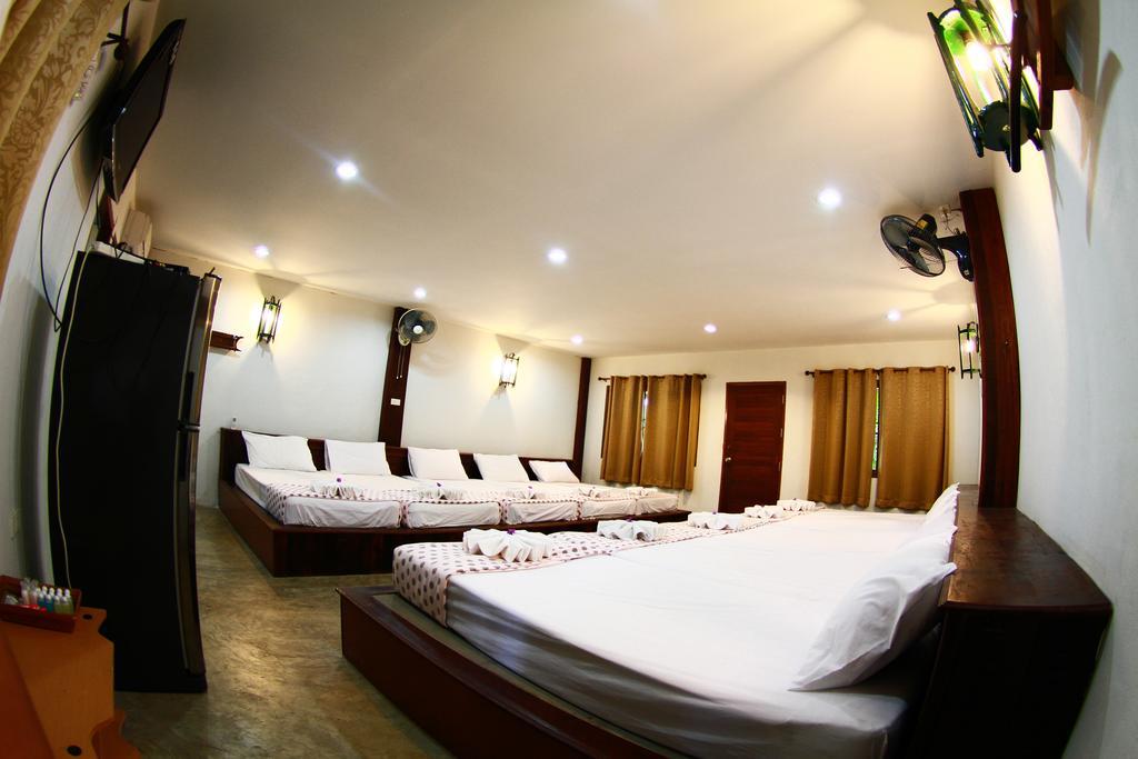 Tanita Lagoon Resort Udon Thani Bagian luar foto