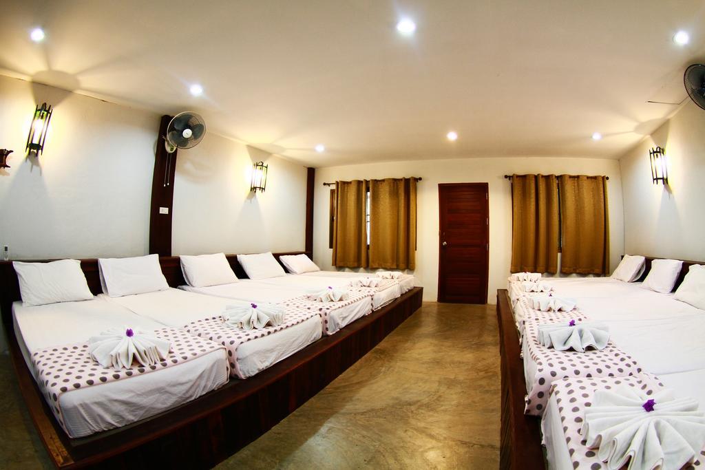 Tanita Lagoon Resort Udon Thani Bagian luar foto