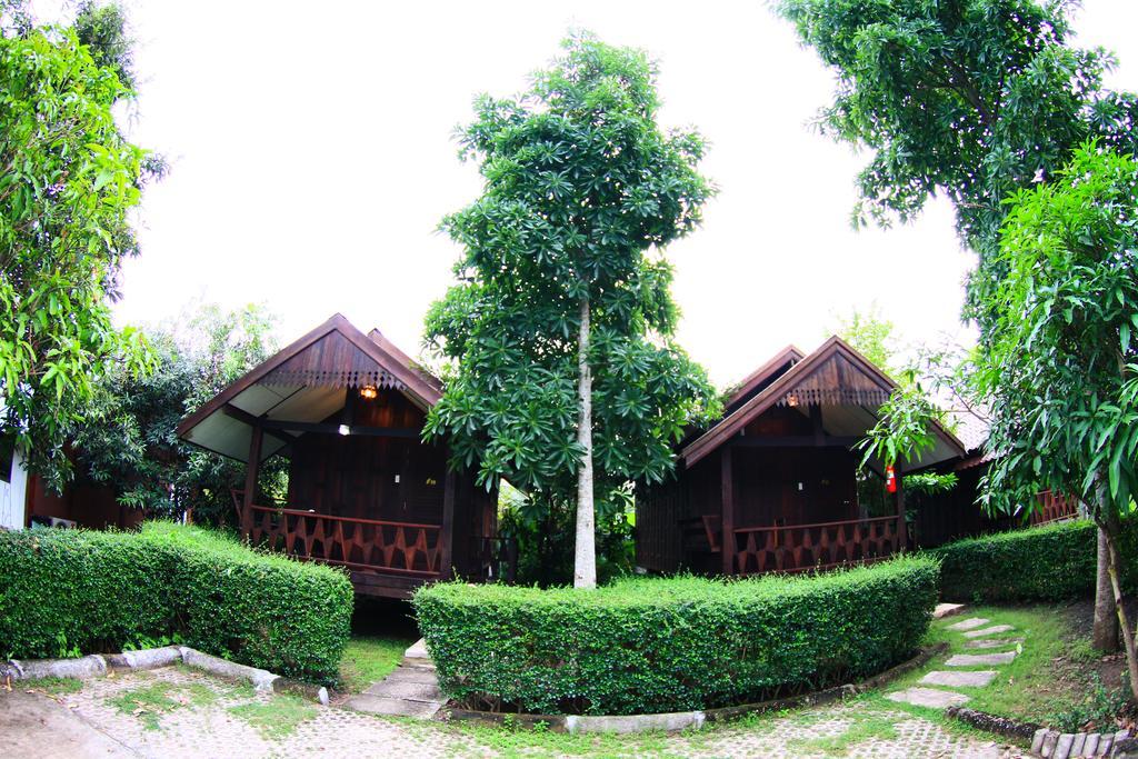 Tanita Lagoon Resort Udon Thani Ruang foto