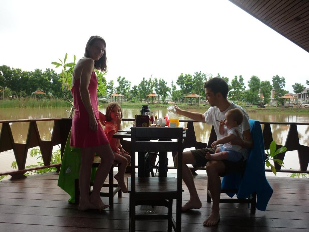 Tanita Lagoon Resort Udon Thani Ruang foto