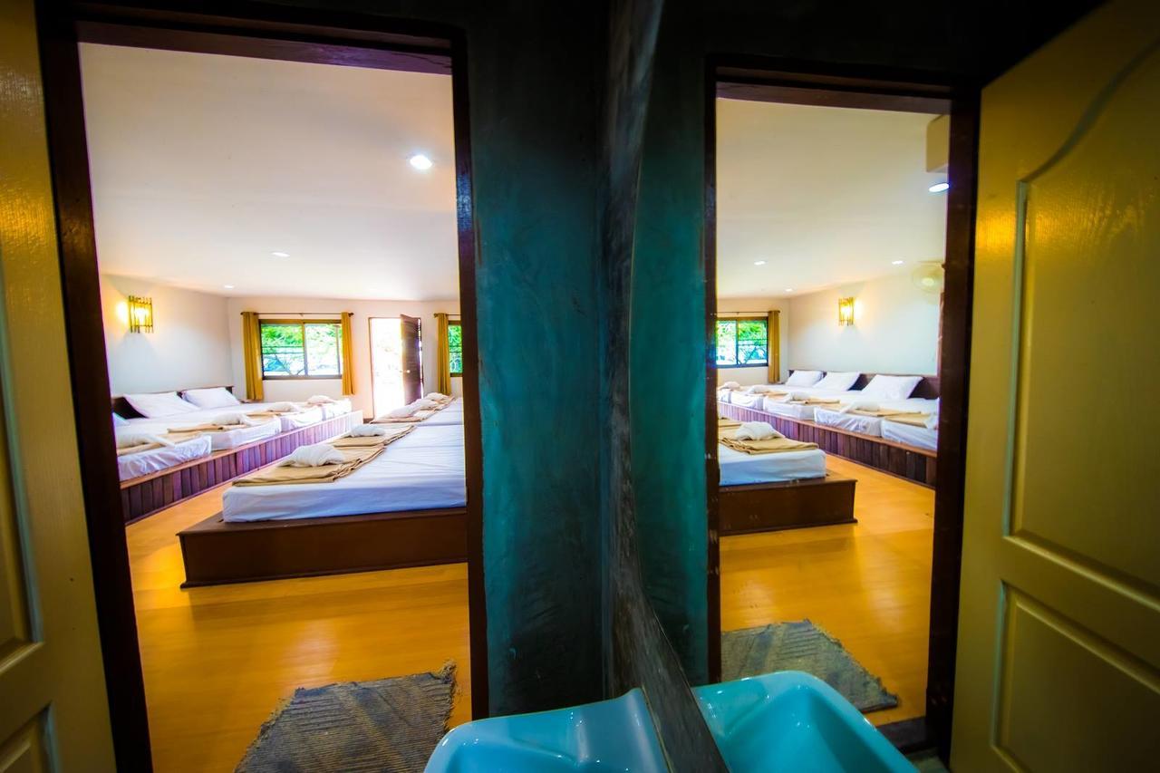 Tanita Lagoon Resort Udon Thani Bagian luar foto